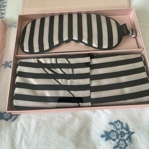Victoria's Secret Pink Gift Box Sleep Mask with Pillowcase.
